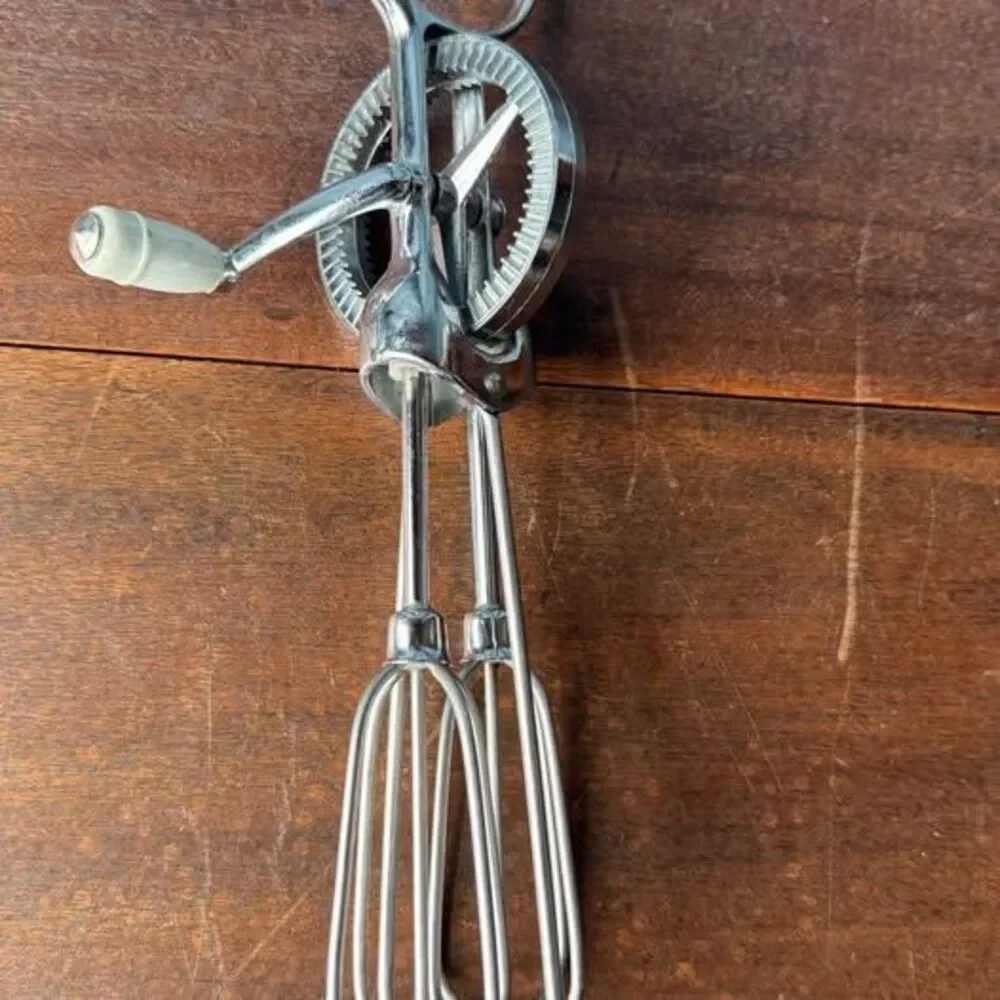 Vintage Hand Crank Egg Beater